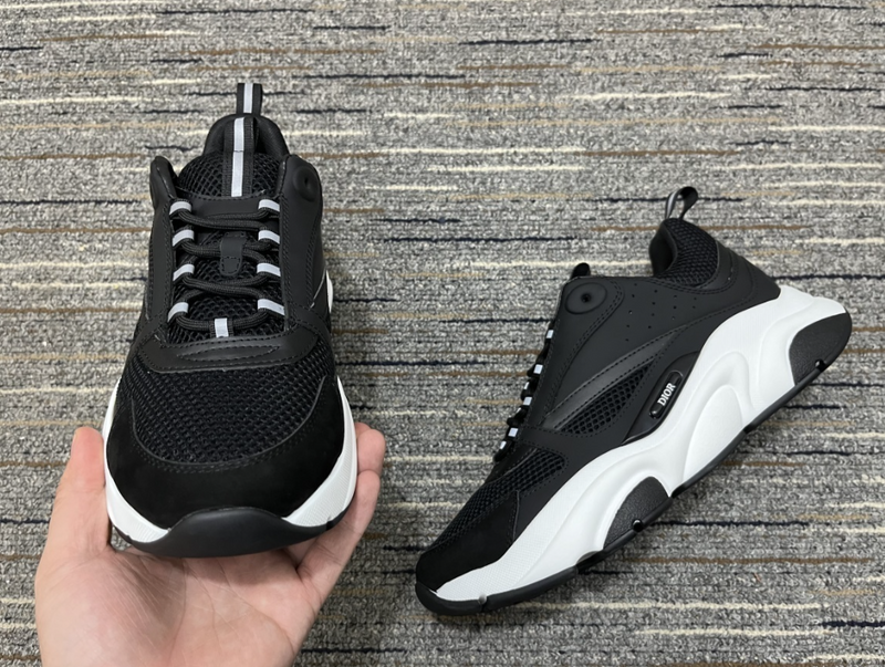 B22 Low-Top Performance Sneakers – Black & White