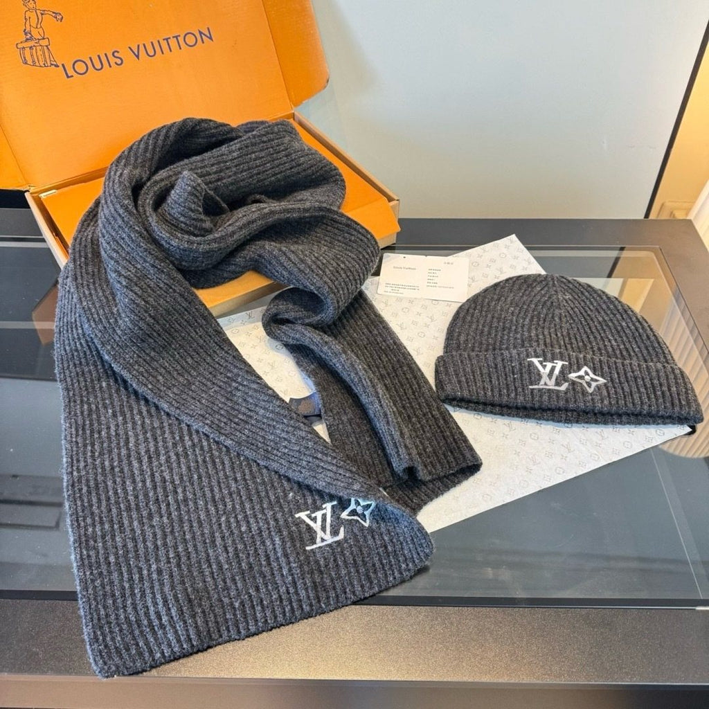 Louis Vuitton Rib-Knit Beanie & Scarf Set